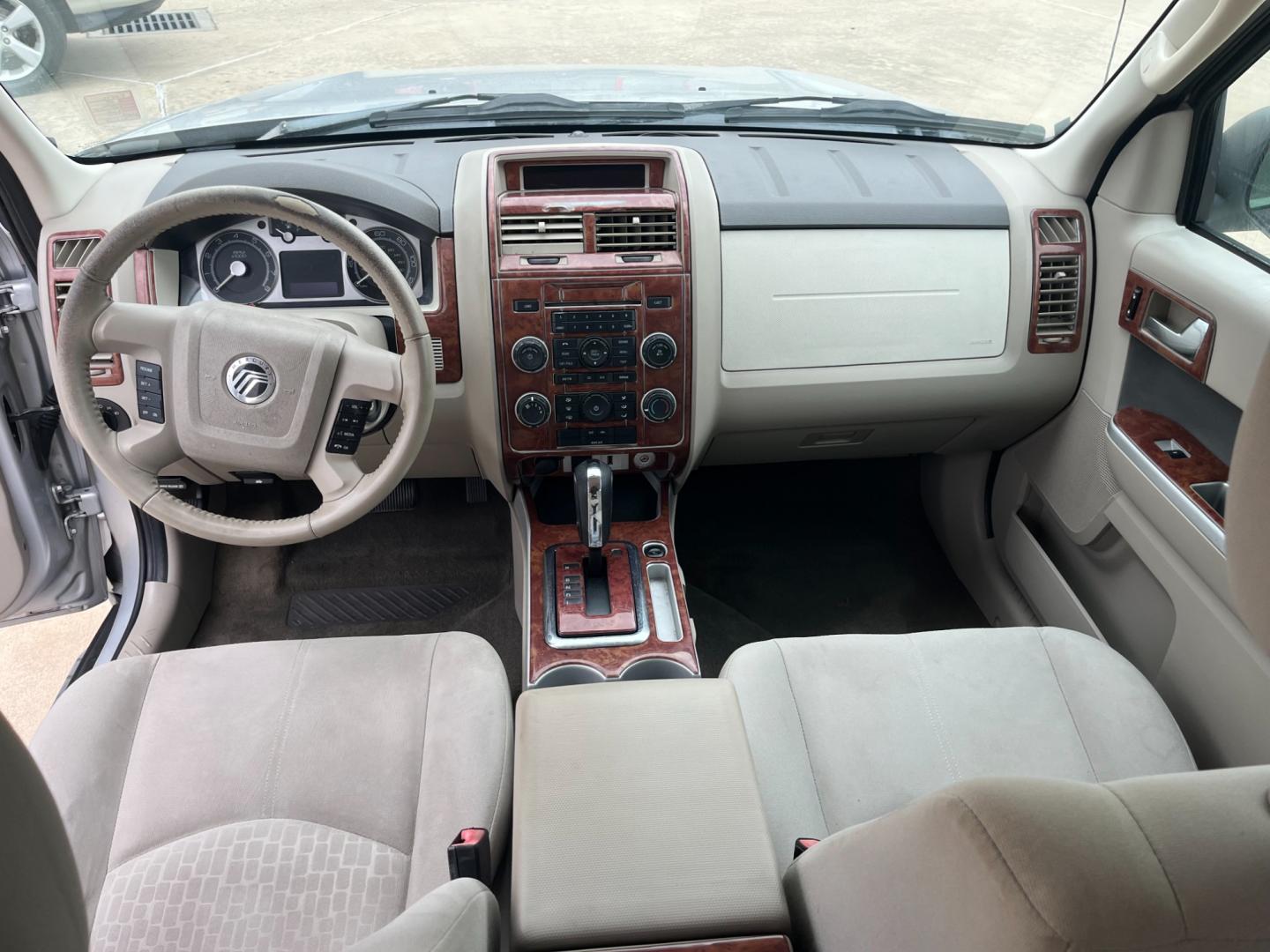 2009 SILVER /gray Mercury Mariner V6 2WD (4M2CU81G49K) with an 3.0L V6 engine, 6-Speed Automatic transmission, located at 14700 Tomball Parkway 249, Houston, TX, 77086, (281) 444-2200, 29.928619, -95.504074 - Photo#10